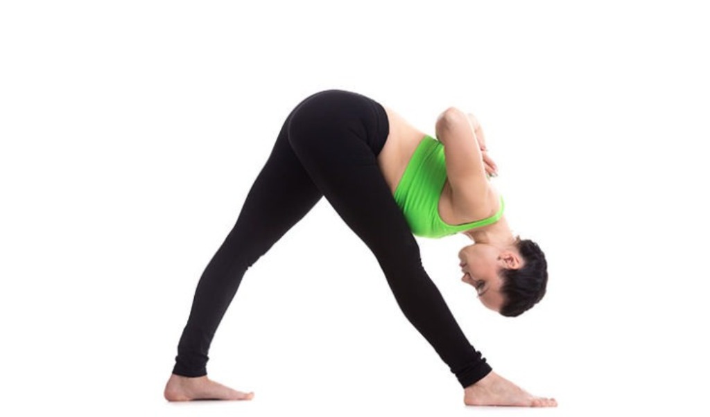 Tư thế dùng lực vươn nghiêng (Side stretch pose)