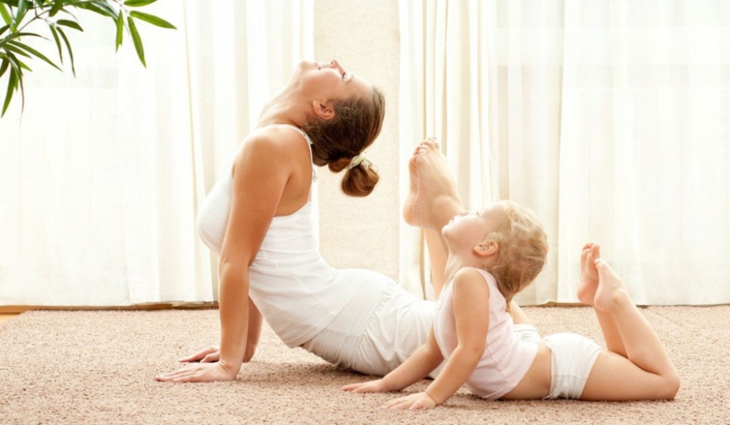 trẻ em tập yoga