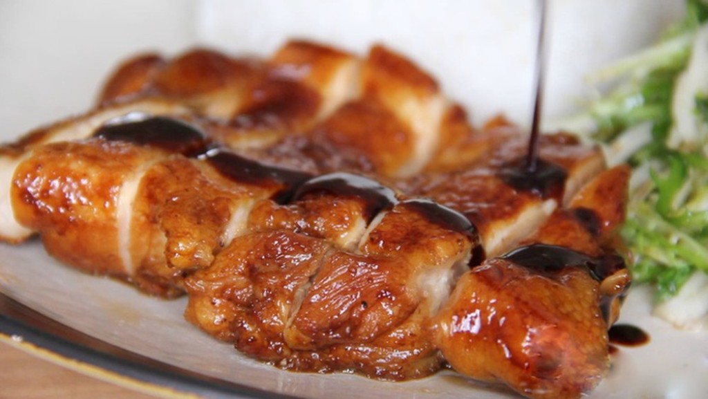 Ức gà sốt BBQ