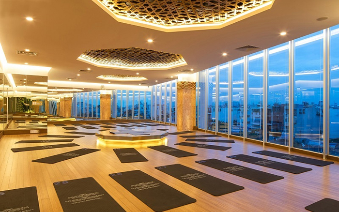 không gian thiết kế phòng yoga thoáng mát, trong lành