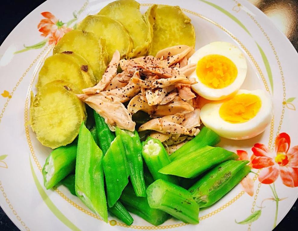 Bữa trưa với khoai lang và ngô ngọt 