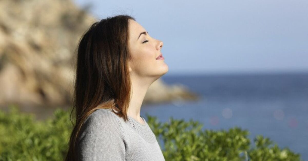 5 lợi ích khổng lồ cho sức khỏe từ việc thở đúng cách
